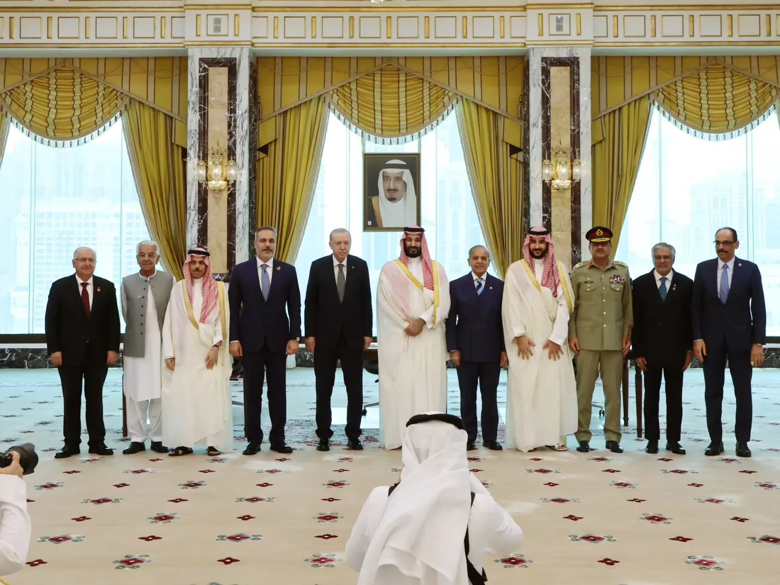 Liderii din Turcia, Arabia Saudită și Pakistan la semnarea acordului de apărare.