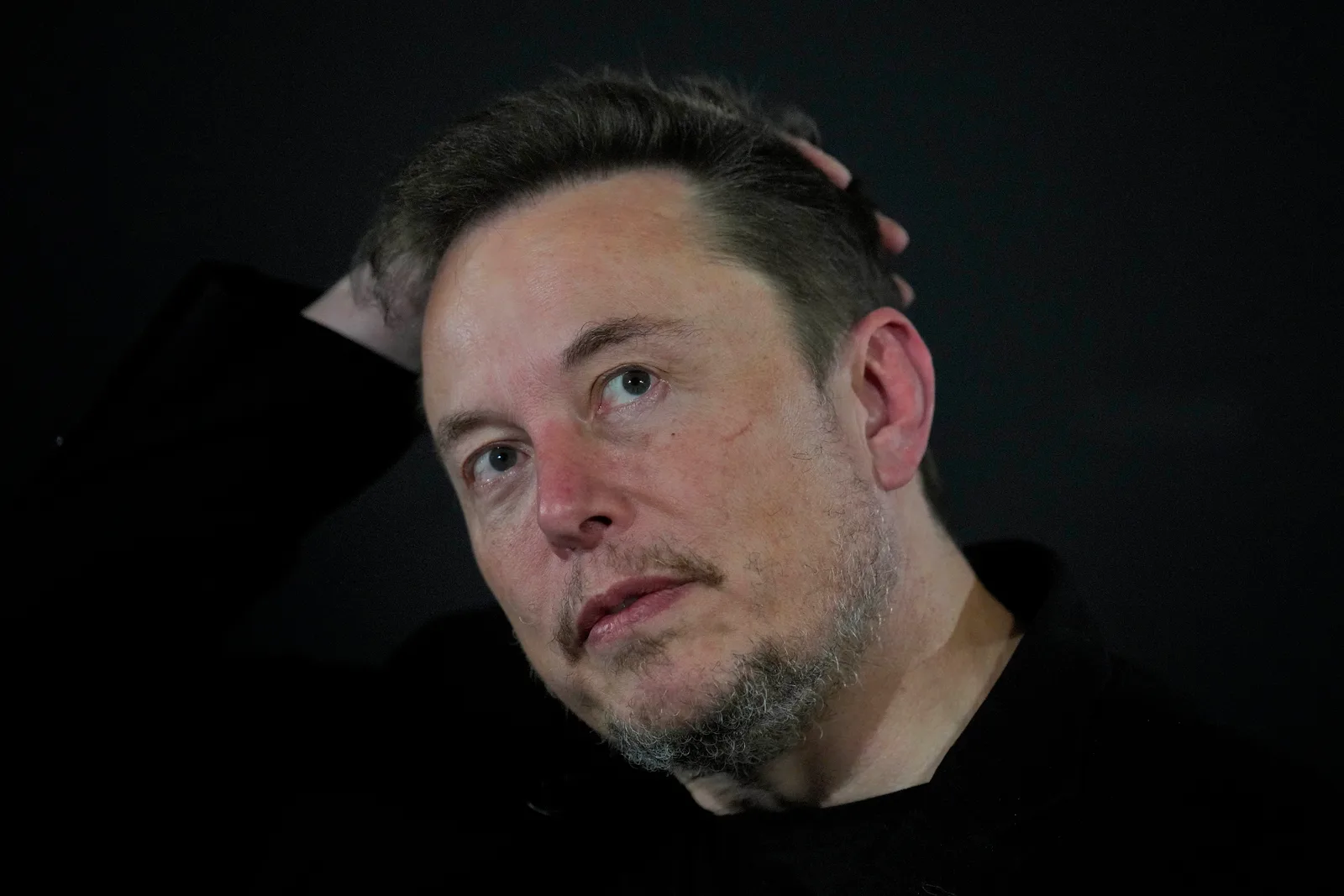 Elon Musk discutând despre viitorul tehnologiei militare la Pentagon.