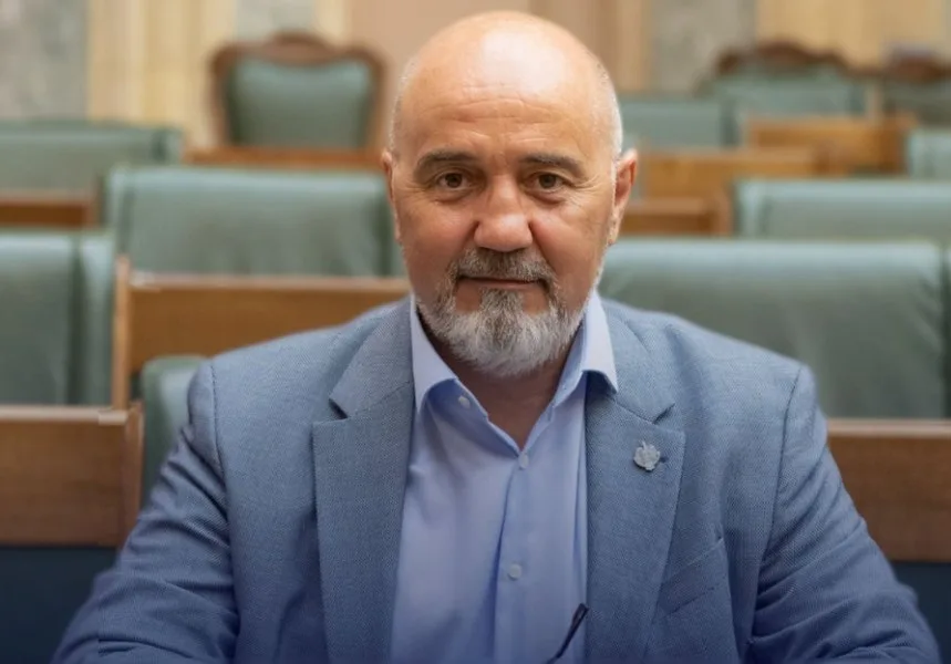 Senatorul George Ștefănache anunță demisia și trecerea la statutul de independent.