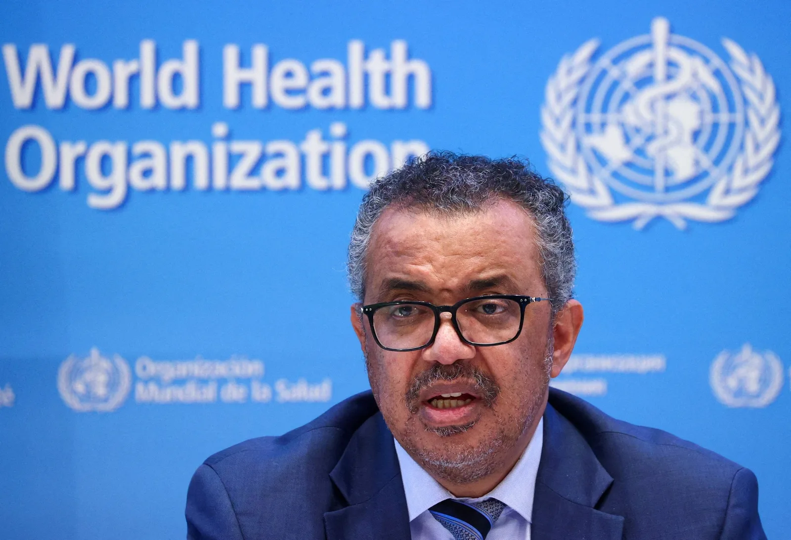 Tedros Adhanom Ghebreyesus discutând despre epidemia de Ebola în RDC.