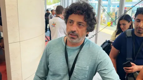 Sergey Brin discutând despre impozitul pe avere în California.