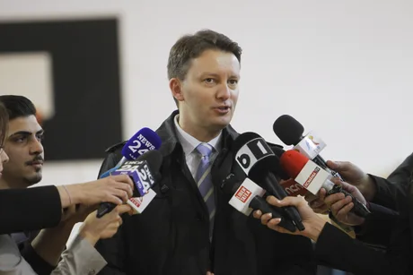 Siegfried Mureșan discută cu jurnaliști despre viitorul guvern și reformele necesare.