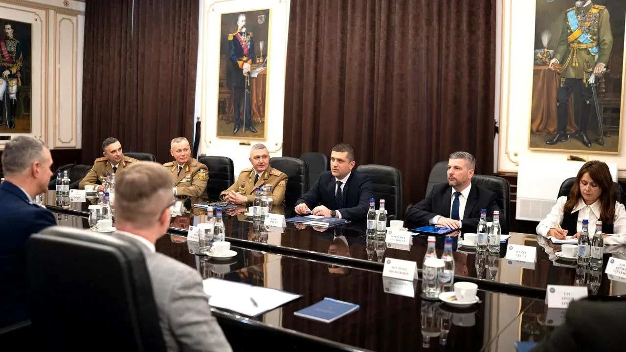 Întâlnire oficială la Ministerul Apărării pentru achiziții strategice.