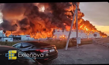Incendiu masiv la un centru logistic din Tula, afectat de atacuri cu drone.