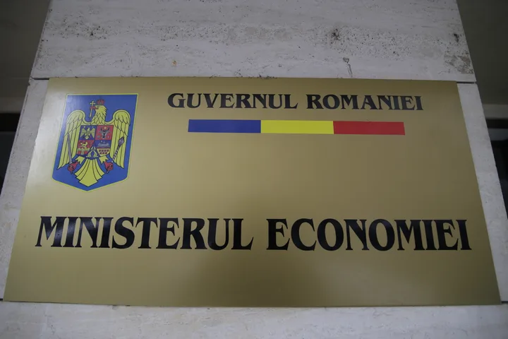 Placa de identificare a Ministerului Economiei din România.