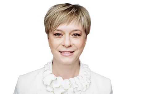 Eliza Rogalski discută despre impactul AI asupra locurilor de muncă și restructurări.
