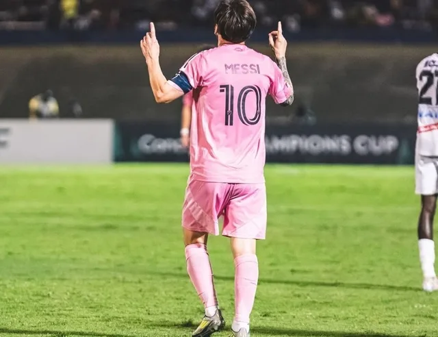 Lionel Messi sărbătorește un gol important la Cupa Mondială.