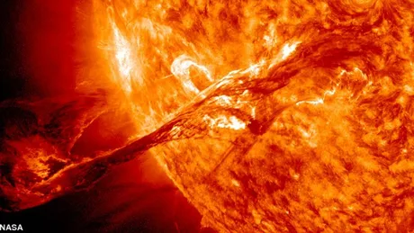 Explozii solare puternice pot provoca furtuni geomagnetice pe Pământ.