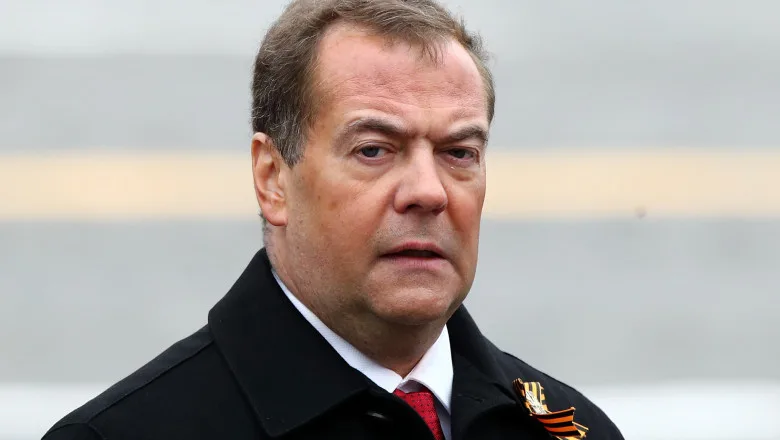 Dmitri Medvedev avertizează Japonia în legătură cu Insulele Kurile.