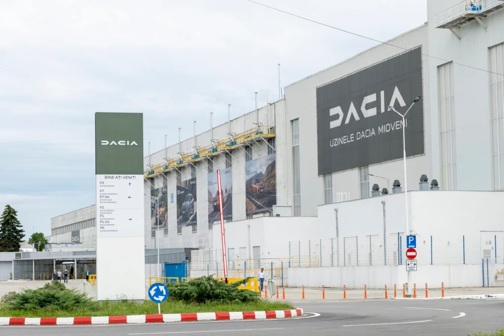 Centrala fotovoltaică Dacia va reduce costurile energetice la Mioveni.