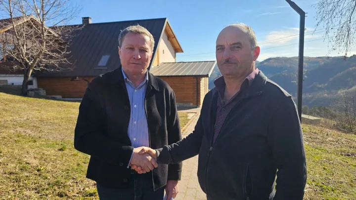 Reprezentanți ai Federației ROMOVIS discutând despre problemele exporturilor de ovine.