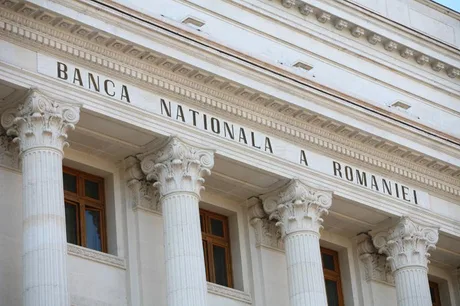 Leul se depreciază ușor față de euro și dolar; cursul BNR din 9 ianuarie arată pierderi minore