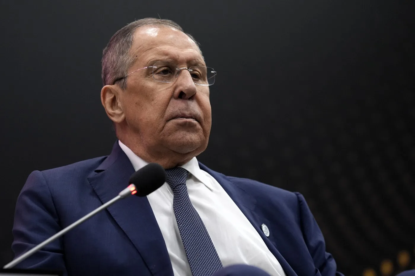 Serghei Lavrov discută despre implicarea Marii Britanii în conflictul din Ucraina.