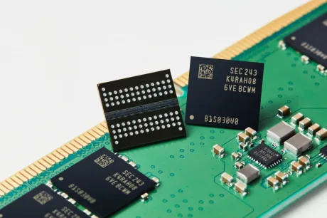 Module de memorie DRAM pe un circuit imprimat, tehnologie avansată.