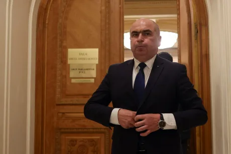 Reacția PNL la suspendarea hotărârilor Guvernului Bolojan și impactul asupra persoanelor vulnerabile.