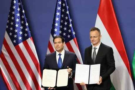Marco Rubio și Péter Szijjártó semnează acordul nuclear civil între SUA și Ungaria.