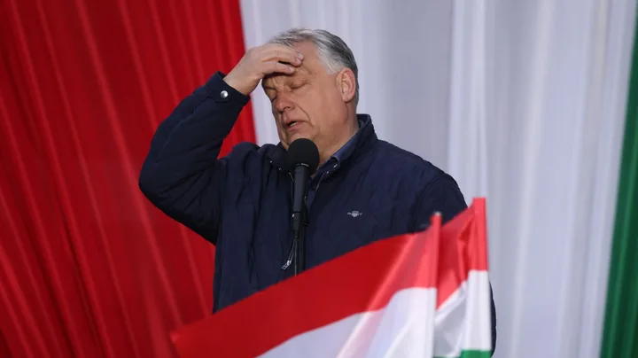Parlamentul Ungariei adoptă o lege ce limitează mandatele premierului.