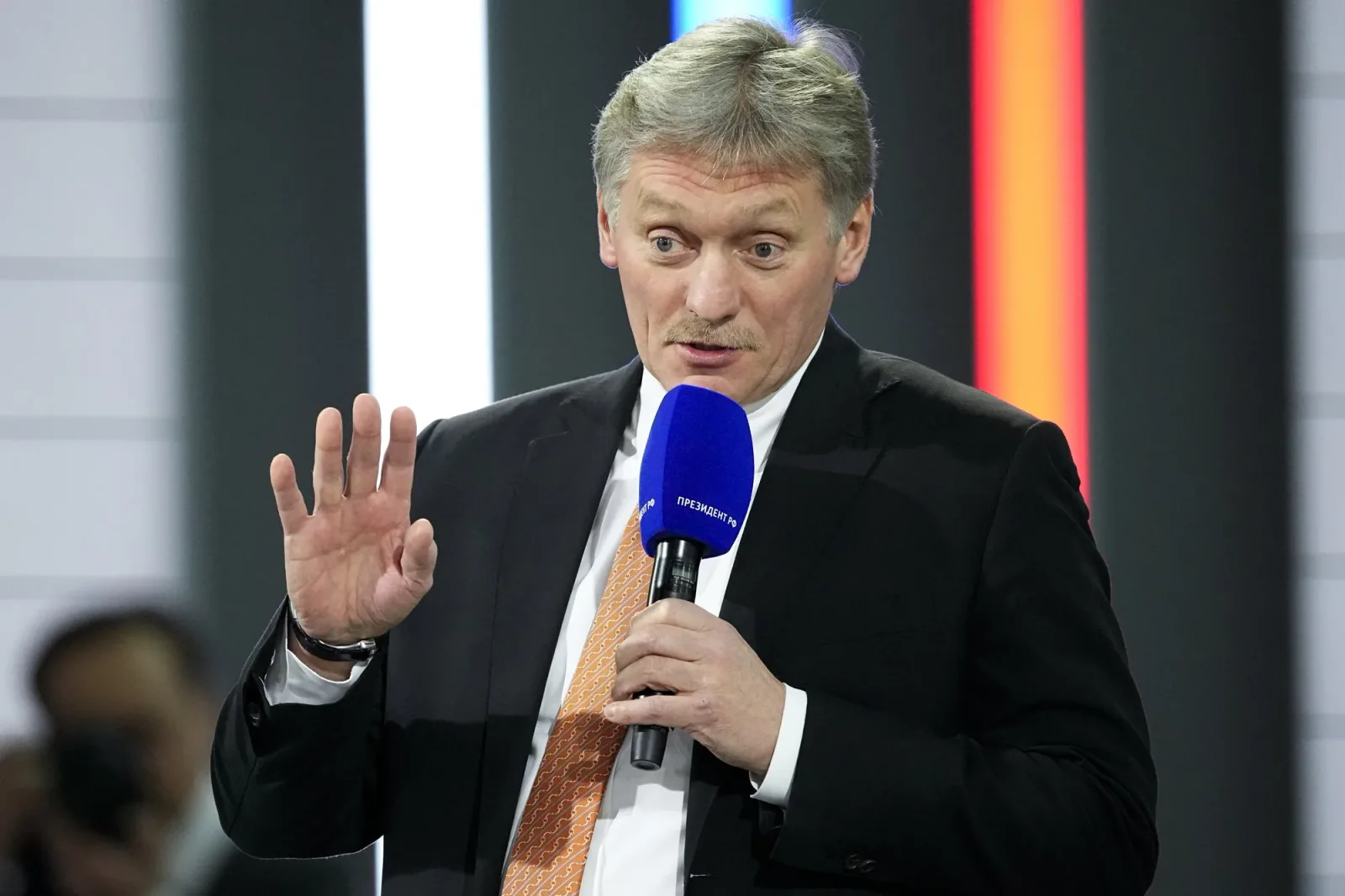 Reprezentant oficial discutând despre securitatea nucleară a Rusiei.