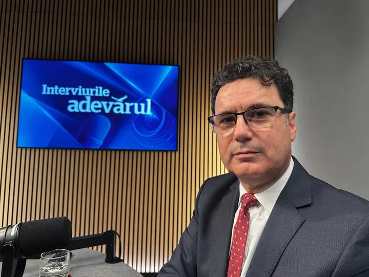 Remus Pricopie discută despre necesitatea unui guvern temporar pentru stabilitate politică.