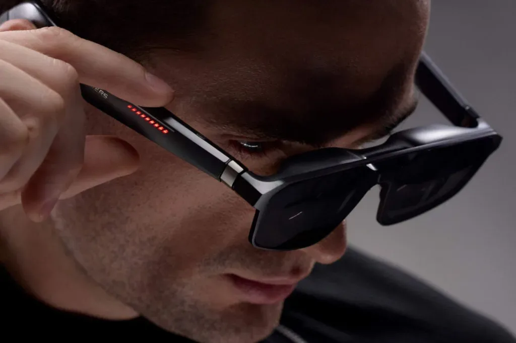 Ochelarii Android XR cu design modern și tehnologie avansată