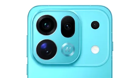 Senzor telefoto avansat pe un smartphone Oppo, cu detalii despre zoom și macro.