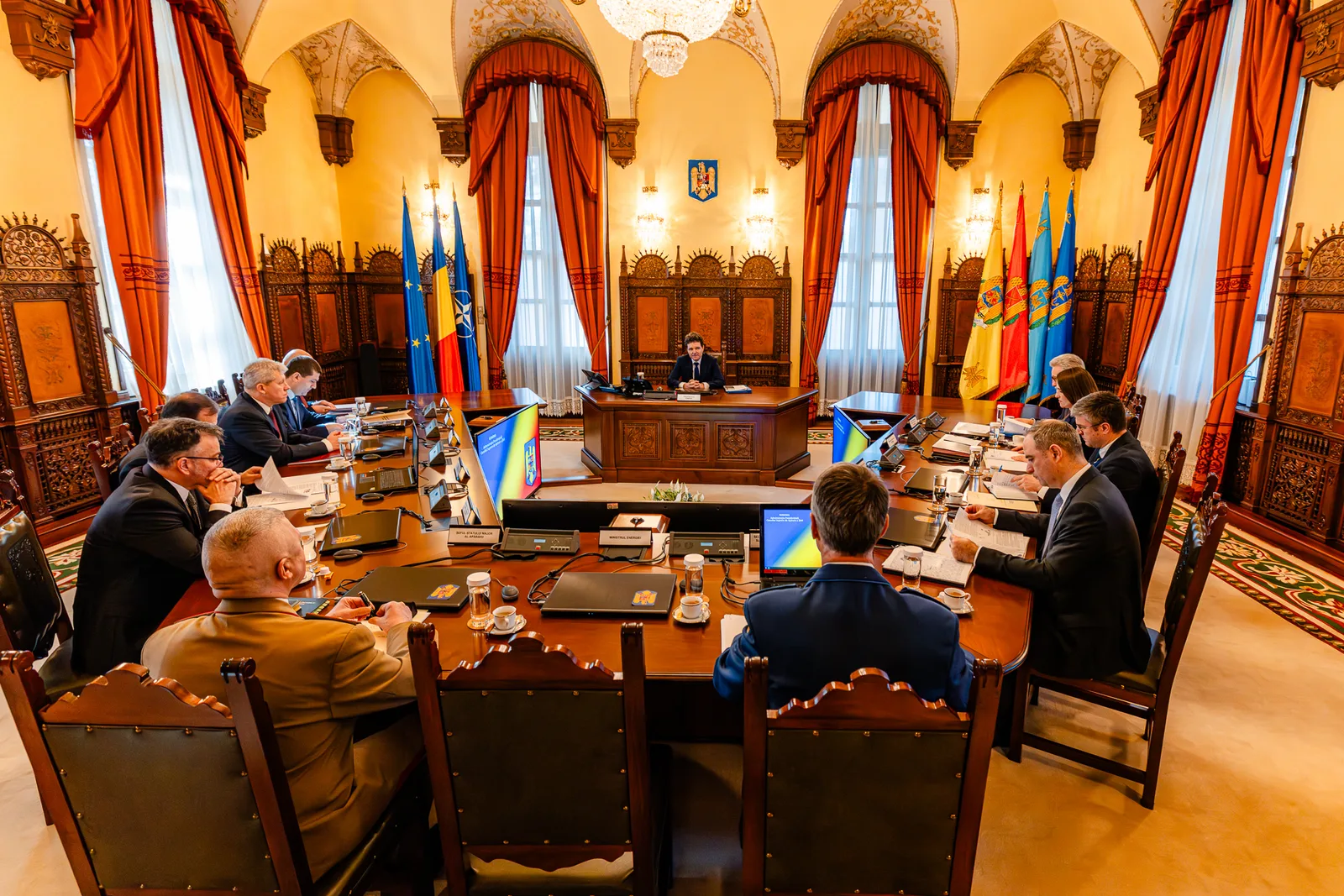 Reuniune CSAT la Palatul Cotroceni pentru discuții despre apărare și securitate.