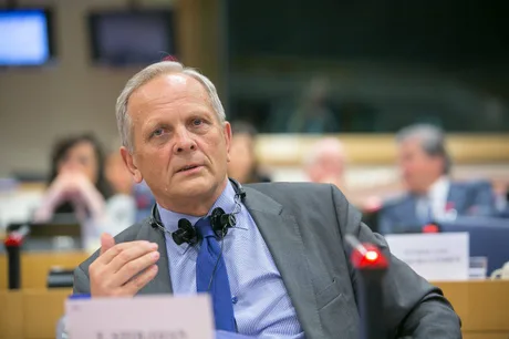 Theodor Stolojan discută despre reformele necesare în administrație.
