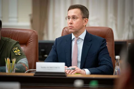 Serhiy Korețki, noul prim-ministru al Ucrainei, în timpul unei ședințe oficiale.