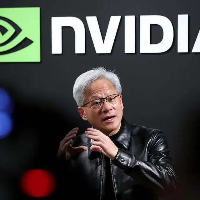 NVIDIA explorează achiziția Hugging Face pentru a controla infrastructura AI.