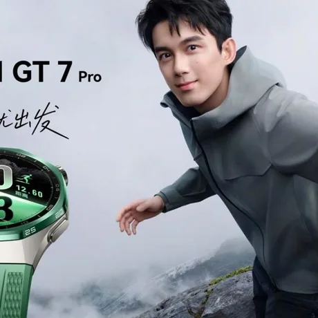 Ceas inteligent Huawei Watch GT 7 Pro cu design verde și ramă metalică octogonală.