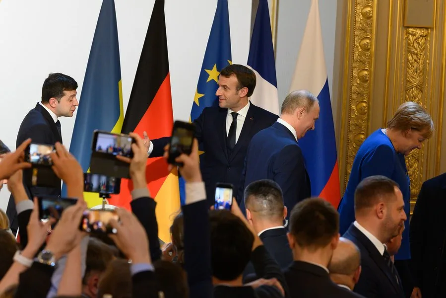 Reuniune internațională cu lideri europeni și ruși, discuții importante în context geopolitic.