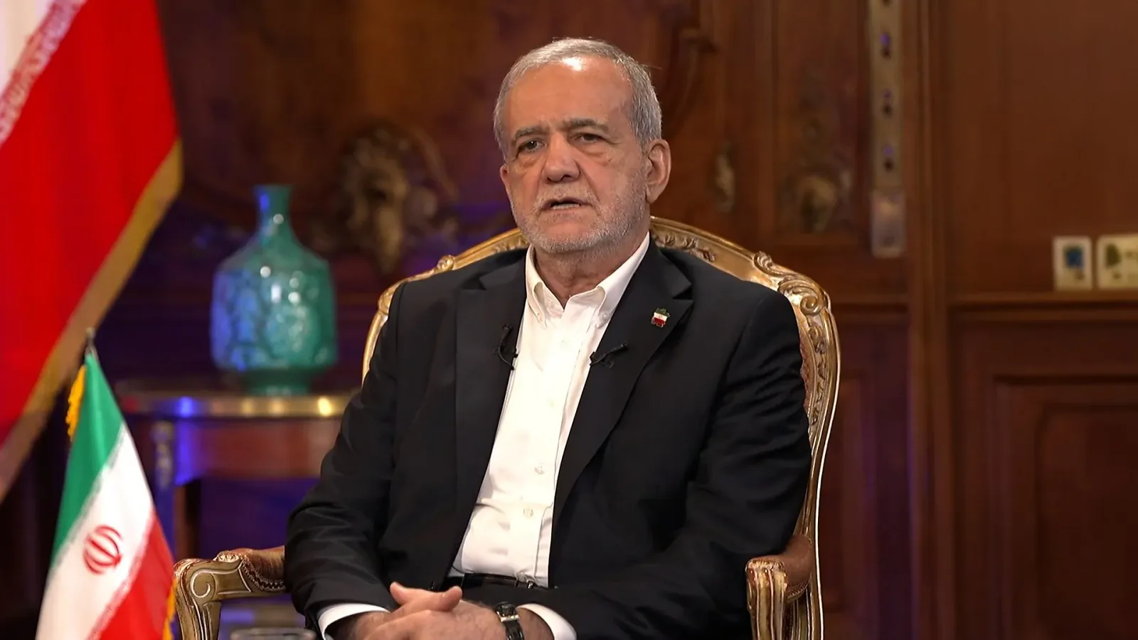 Președintele Iranului discută despre negocierile cu SUA și redeschiderea Strâmtorii Hormuz.