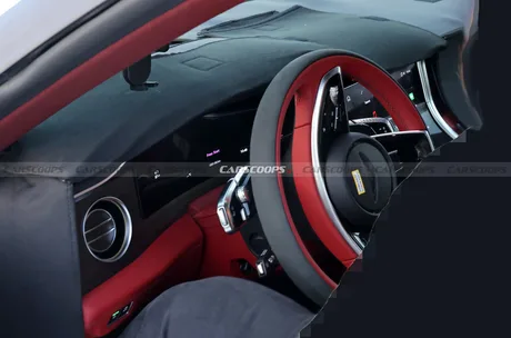 Interiorul SUV-ului electric Barnato, cu accent pe materiale premium și tehnologie avansată.