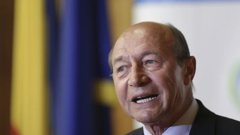 Traian Băsescu discută despre desemnarea premierului în contextul crizei politice.