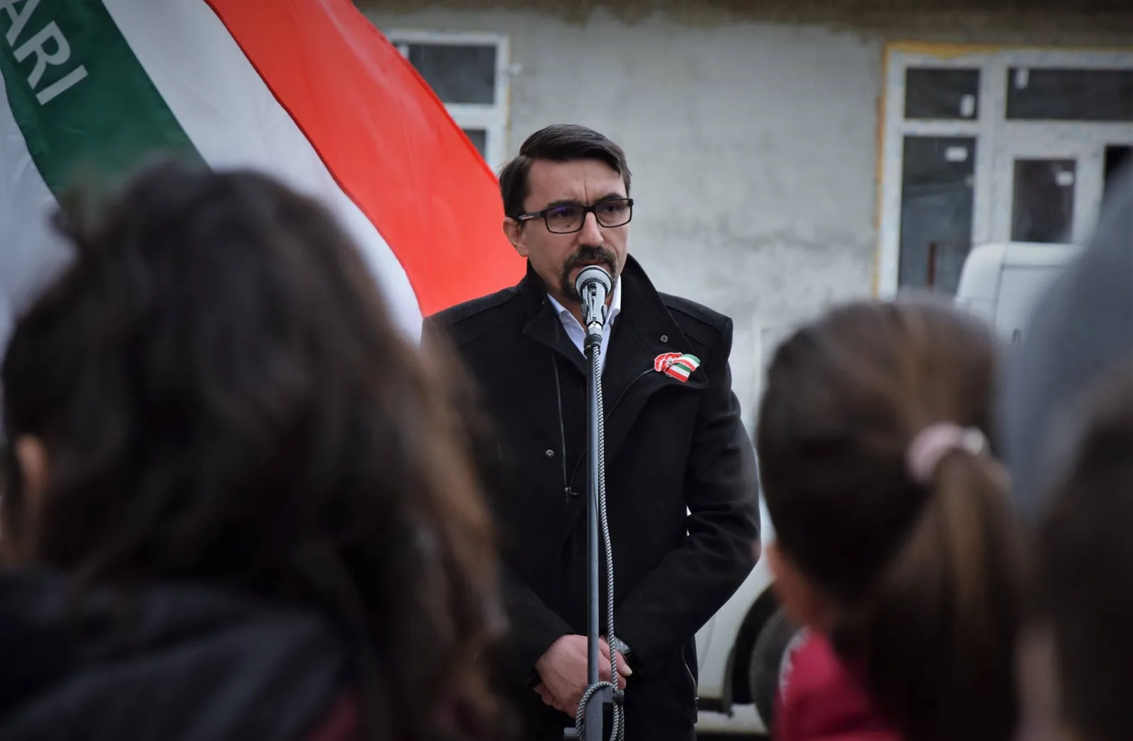 Loránd Turos susține stabilitatea politică și măsuri economice în România.