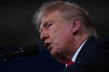 Donald Trump discutând despre relațiile comerciale cu Ucraina și Rusia.