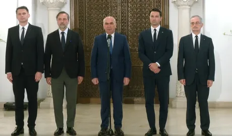 Liderii PNL discută despre un pact politic pentru stabilitate guvernamentală.