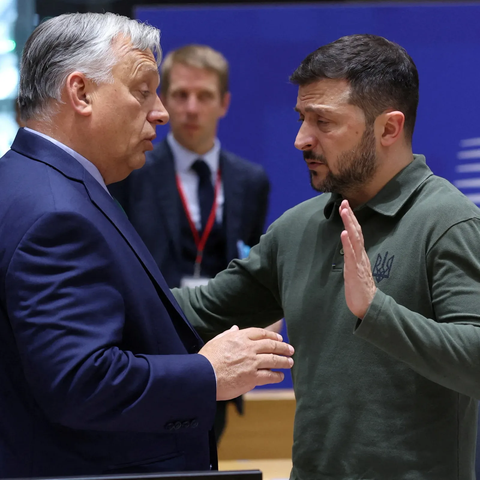 Întâlnire între lideri politici în contextul tensiunilor regionale.