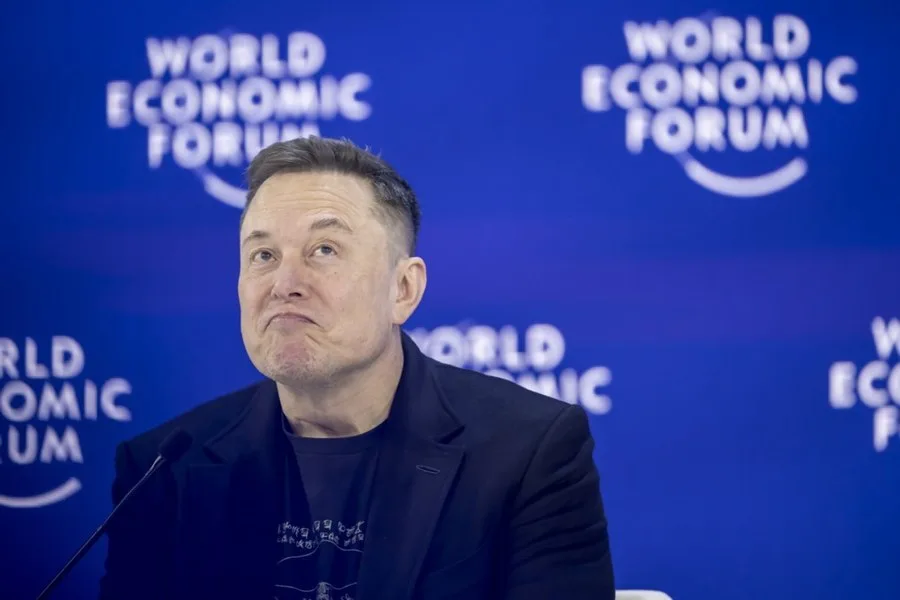 Elon Musk discutând despre impactul serviciilor satelitare în Europa.