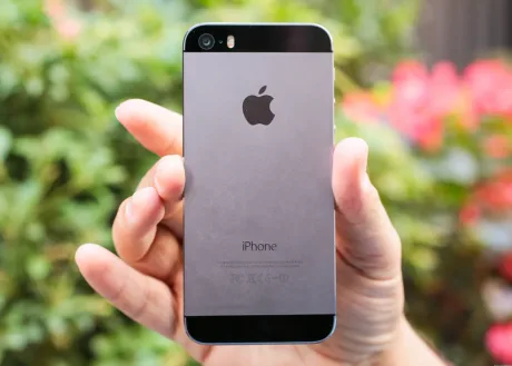 iPhone 5s, un model vechi, primește actualizări neașteptate de la Apple.