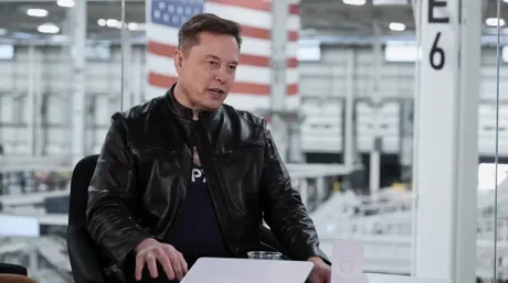 Elon Musk discutând despre achiziția Cursor de către SpaceX.