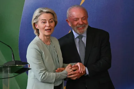 Liderii europeni și sud-americani discută despre acordul comercial la Rio de Janeiro.