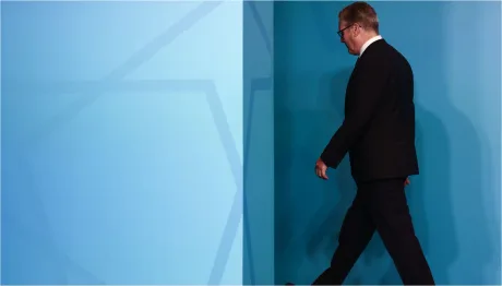 Keir Starmer și Andy Burnham discutând despre politica laburistă.