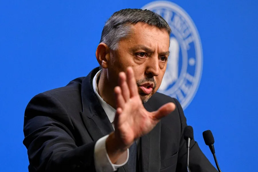 Fostul ministru discută despre tăierile bugetare în educație.