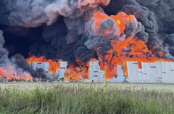 Incendii masive la centrele logistice din Rusia după atacul ucrainean.