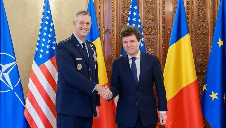 Militari din diverse țări colaborează pentru antrenamente comune.