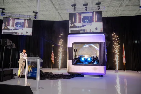 Modul de reactor nuclear 3D printat, expus la un eveniment în Florida.