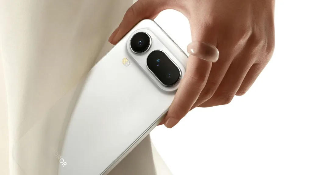 Detaliu al camerei telefonului Magic 8 Pro Air.