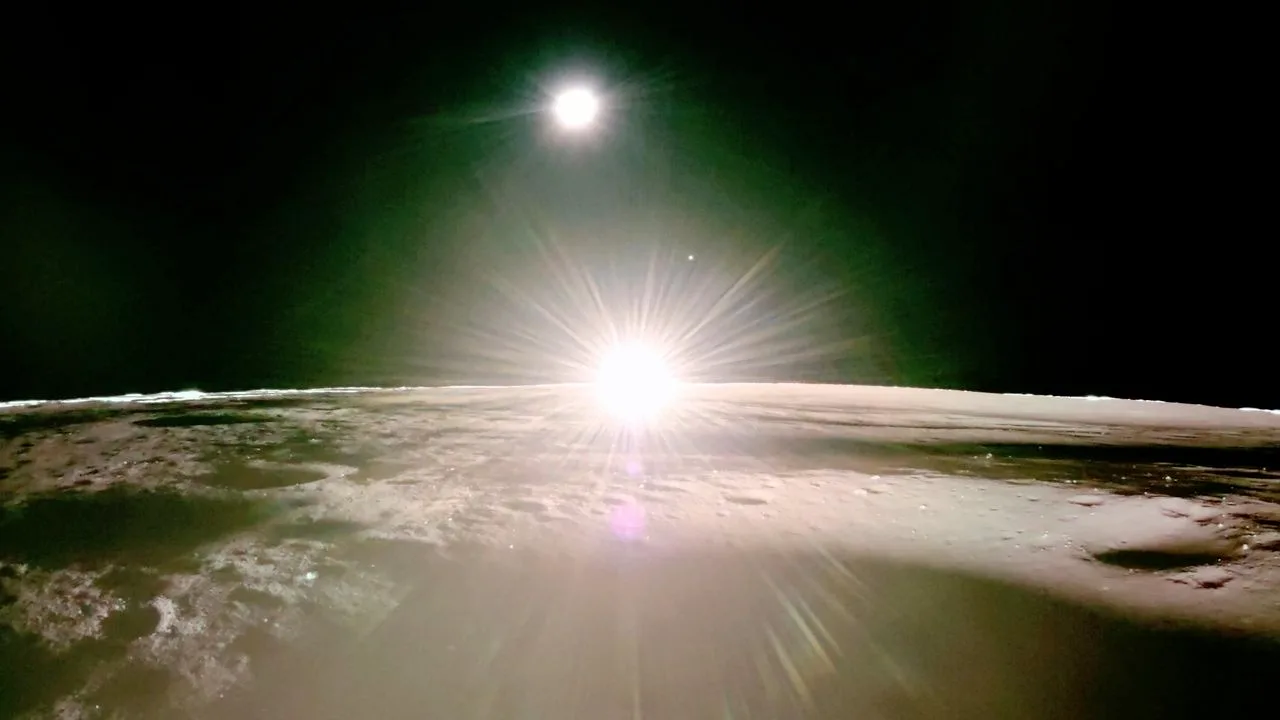 Impactul rachetei Falcon 9 pe Lună va crea un crater semnificativ.