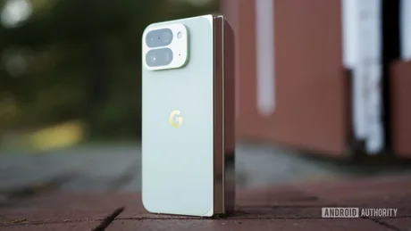 Fundaluri noi pentru Pixel 11 Pro Fold, descoperite în Android 17.